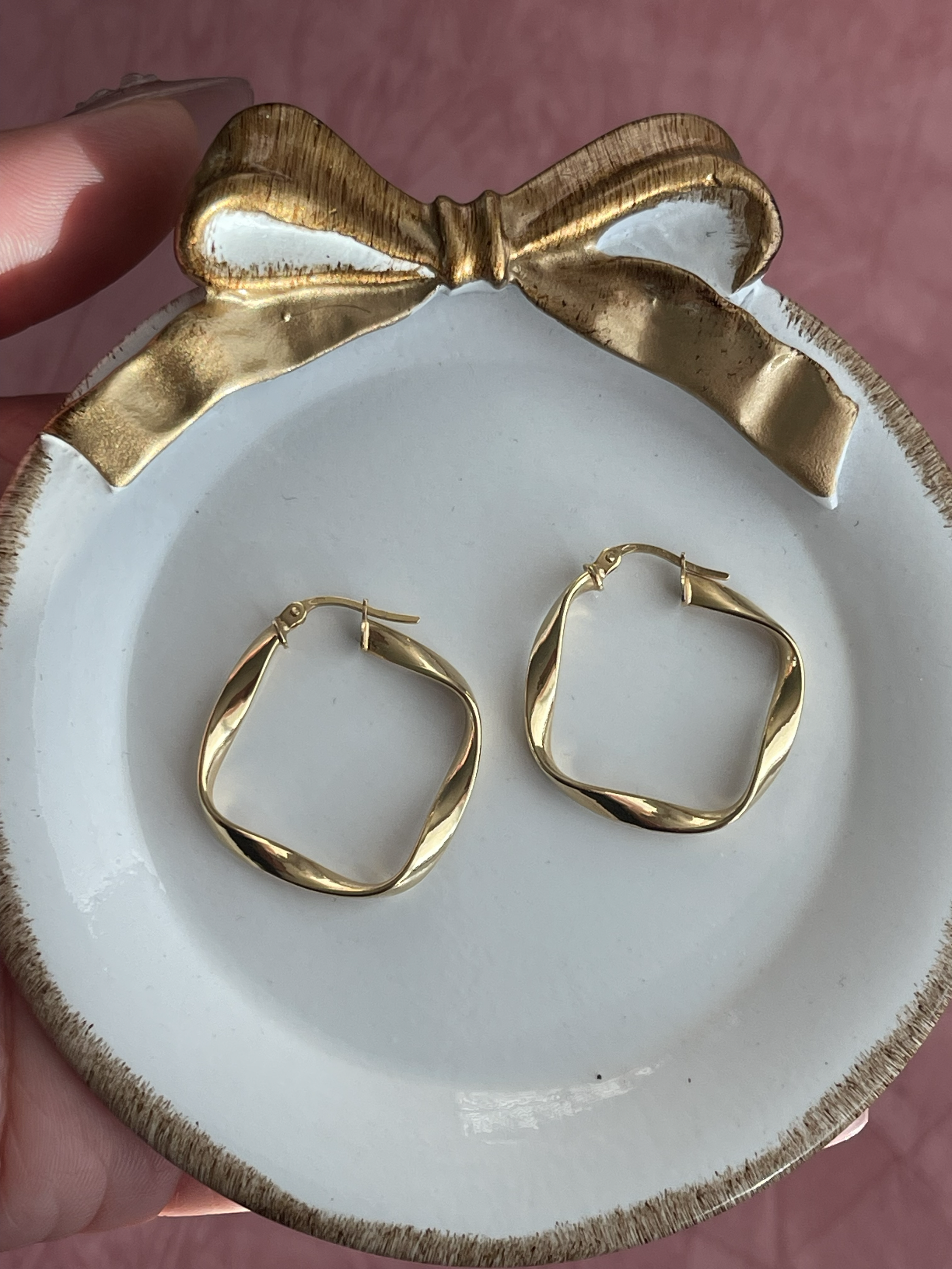 Twisted Slim Square Hoop