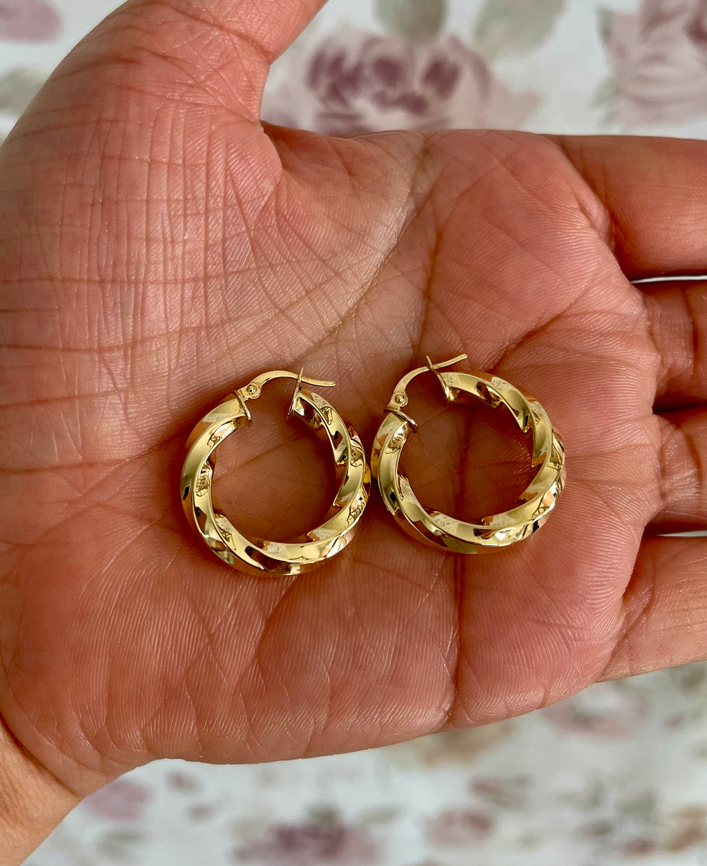 Twisted Semi-Chunky Hoops