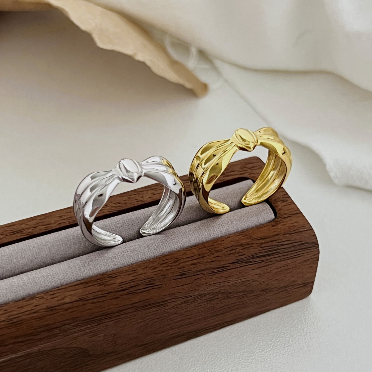 Grace Bow Ring (Adjustable)