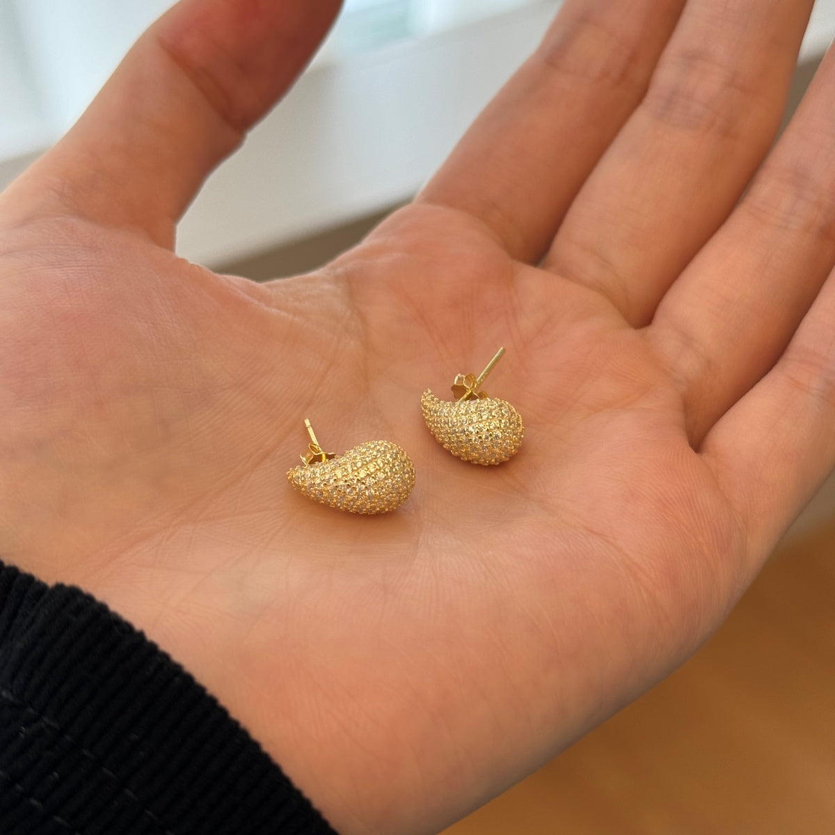 Veloura Drop Earrings (Size 15mm)