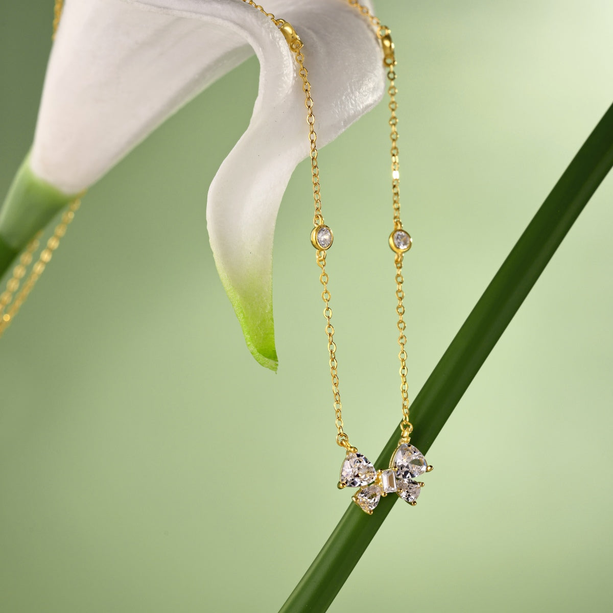 Sparkly Bow Necklace