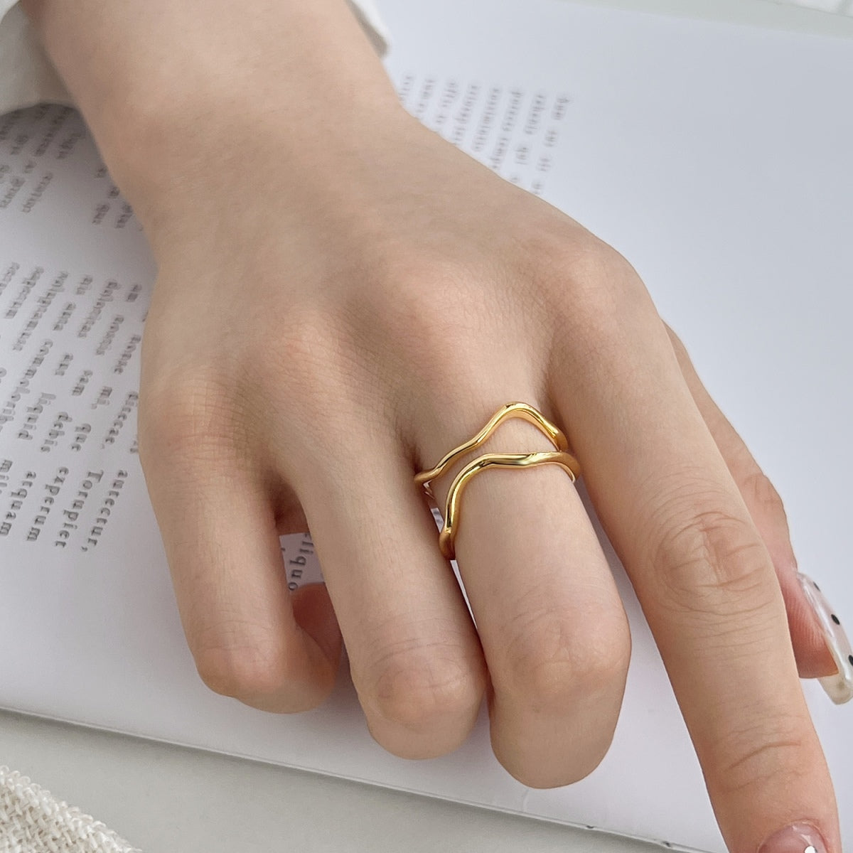 Serenity Curve Ring