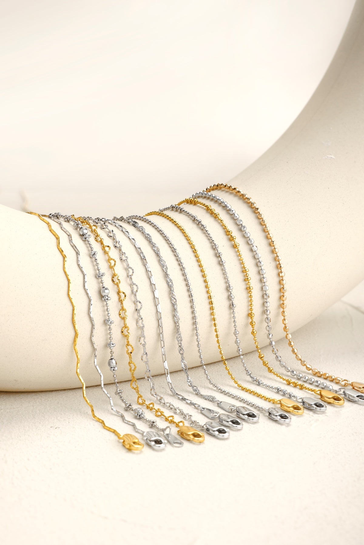 Embossed Heart Chain Necklace